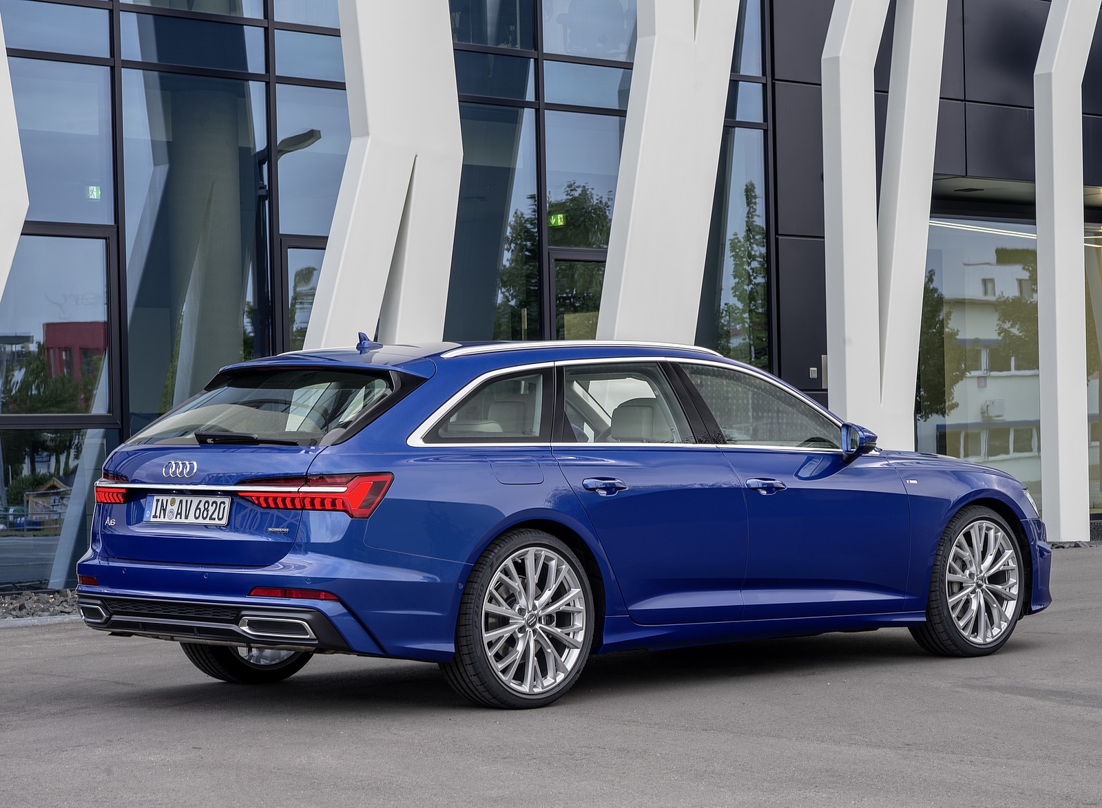 2019 Audi A6 Avant (Color: Sepang Blue) Rear Three-Quarter Wallpapers #36 of 86