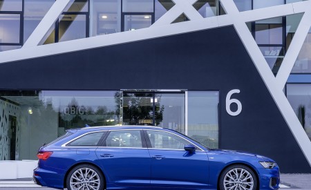 2019 Audi A6 Avant (Color: Sepang Blue) Side Wallpapers 450x275 (37)