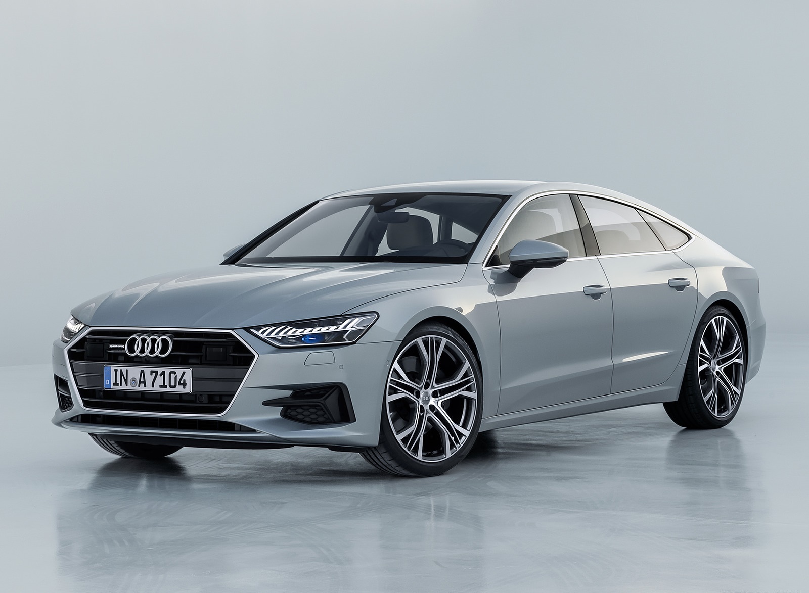 2019 Audi A7 Sportback (Color: Florett Silver) Front Three-Quarter Wallpapers #7 of 83