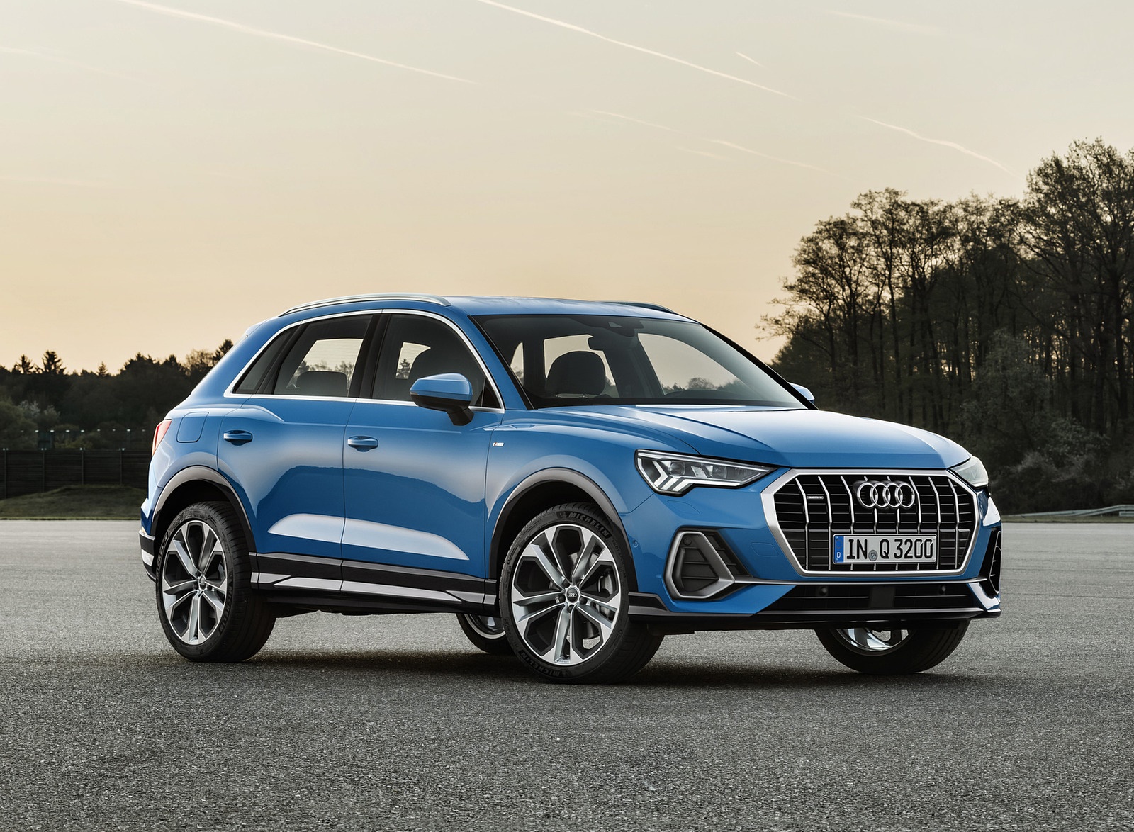 2019 Audi Q3 (Color: Turbo Blue) Front Three-Quarter Wallpapers #13 of 40