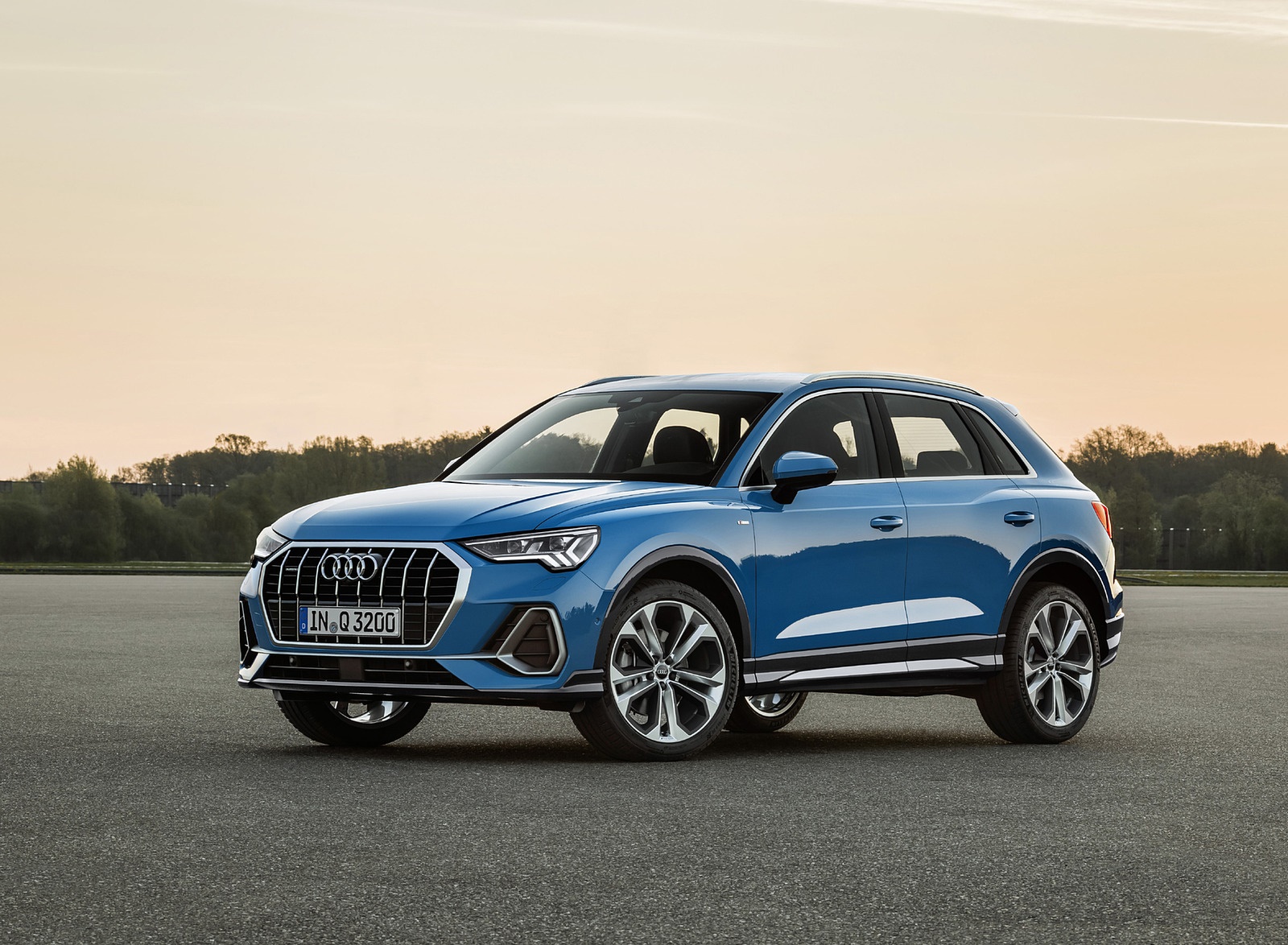 2019 Audi Q3 (Color: Turbo Blue) Front Three-Quarter Wallpapers #14 of 40