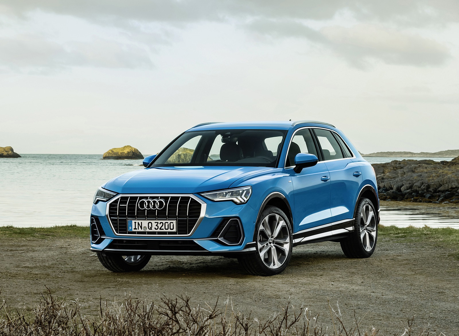 2019 Audi Q3 (Color: Turbo Blue) Front Three-Quarter Wallpapers (9)