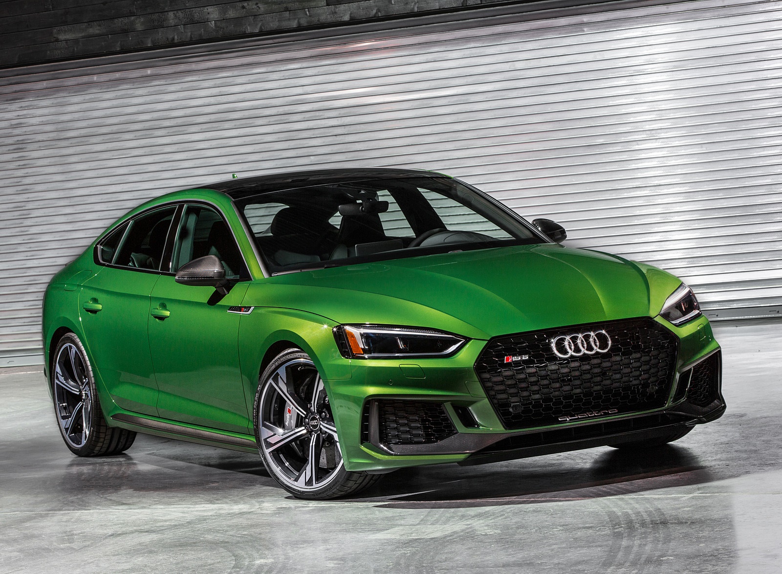 2019 Audi RS5 Sportback (Color: Sonoma Green Metallic) Front Three-Quarter Wallpapers #35 of 84