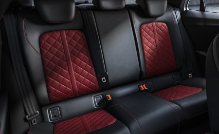 2019 Audi SQ2 Interior Rear Seats Wallpapers 450x275 (13)
