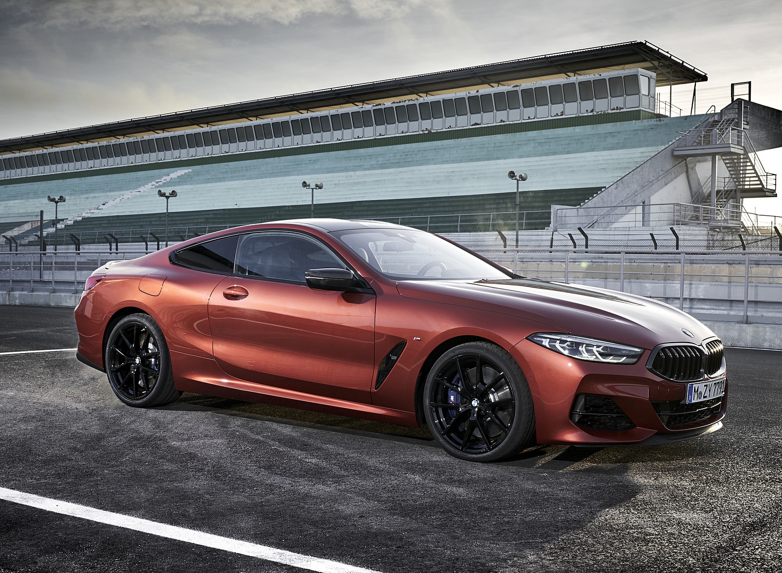 2019 BMW 8-Series M850i Front Three-Quarter Wallpapers #57 of 116