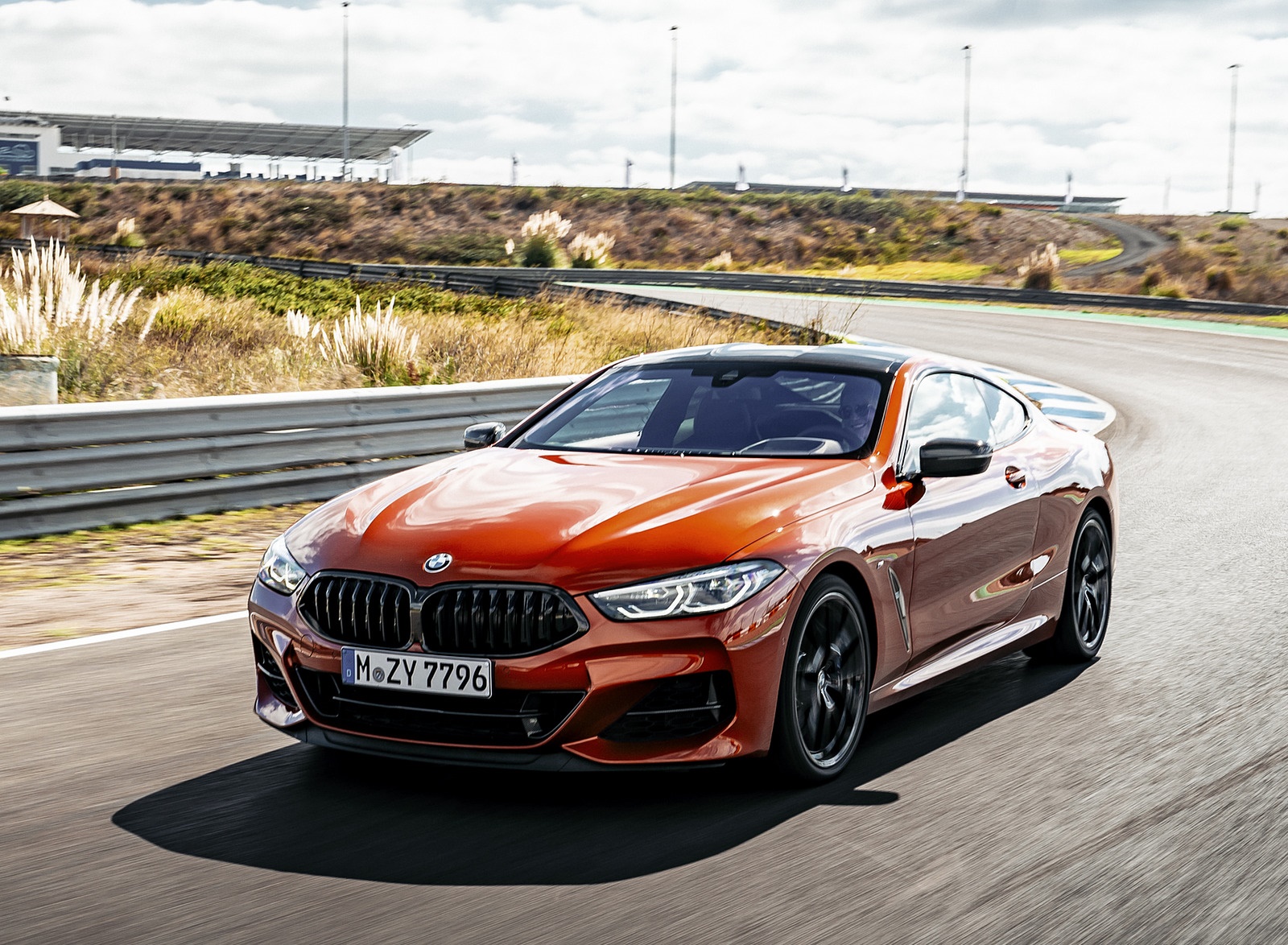 2019 BMW 8-Series M850i Front Three-Quarter Wallpapers #32 of 116