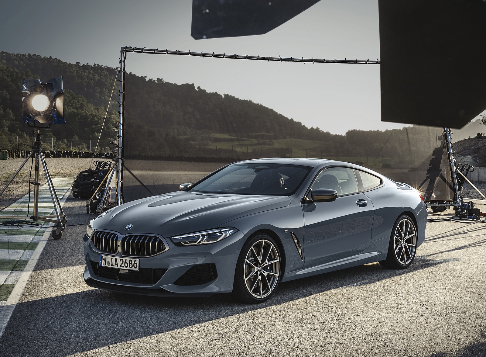 2019 BMW 8-Series M850i Front Three-Quarter Wallpapers #14 of 116