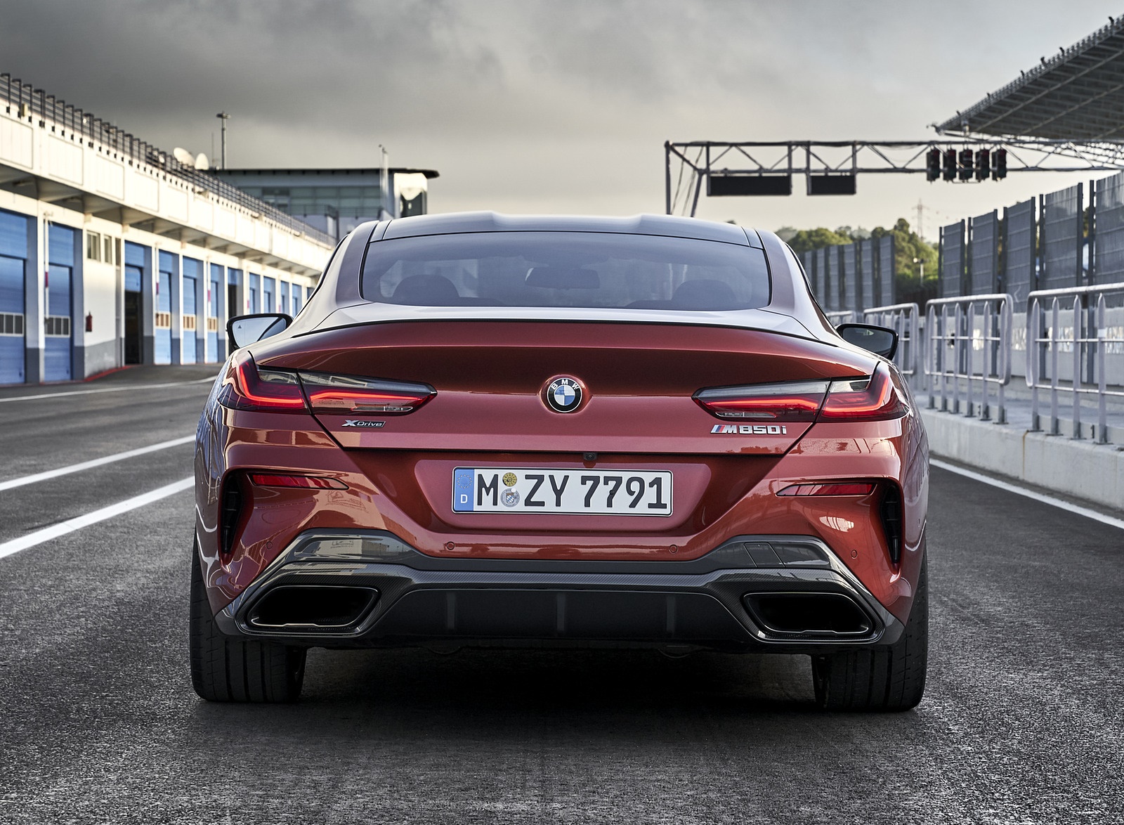 2019 BMW 8-Series M850i Rear Wallpapers #76 of 116
