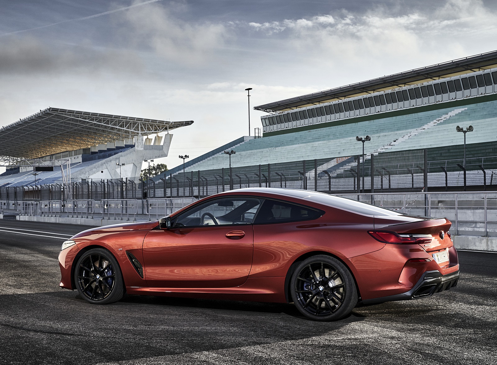2019 BMW 8-Series M850i Side Wallpapers #59 of 116