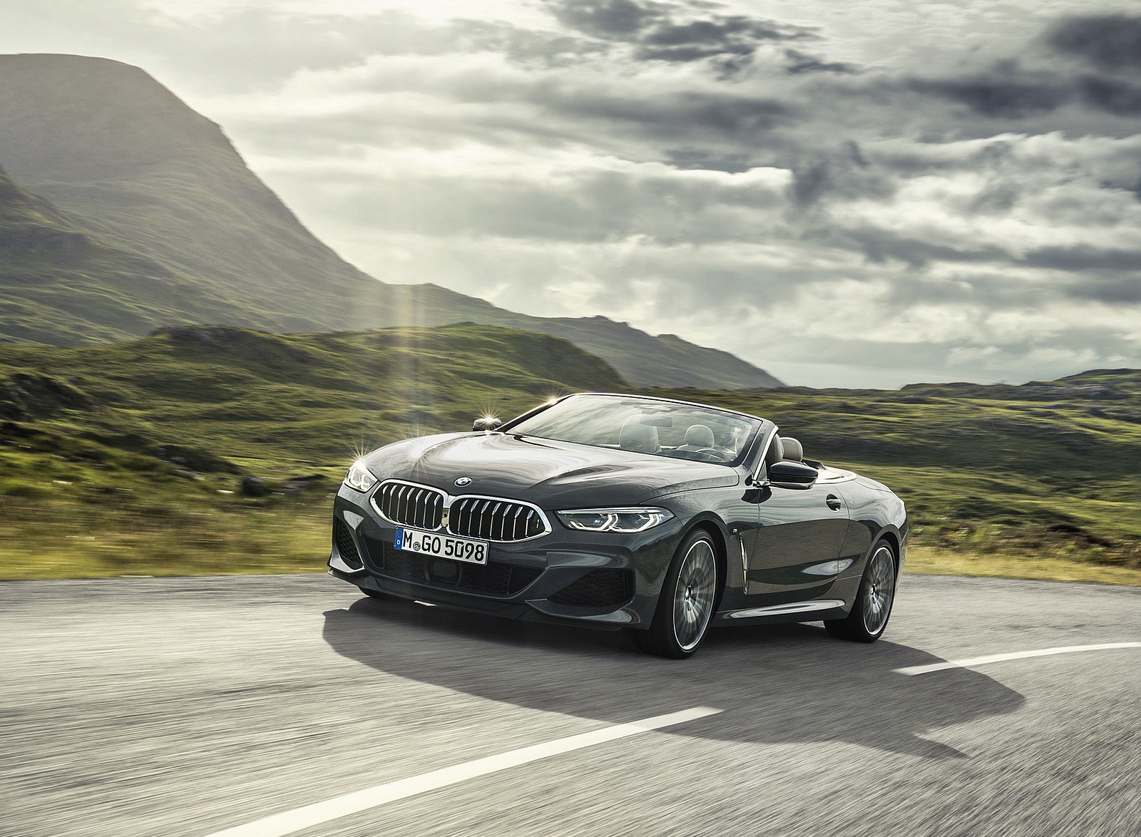 2019 BMW 8 Series M850i xDrive Convertible Front Three-Quarter Wallpapers #3 of 58