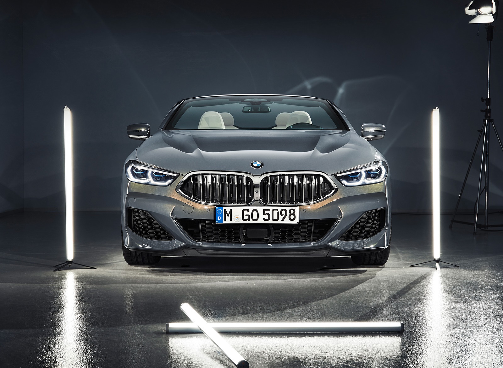 2019 BMW 8 Series M850i xDrive Convertible Front Wallpapers #39 of 58