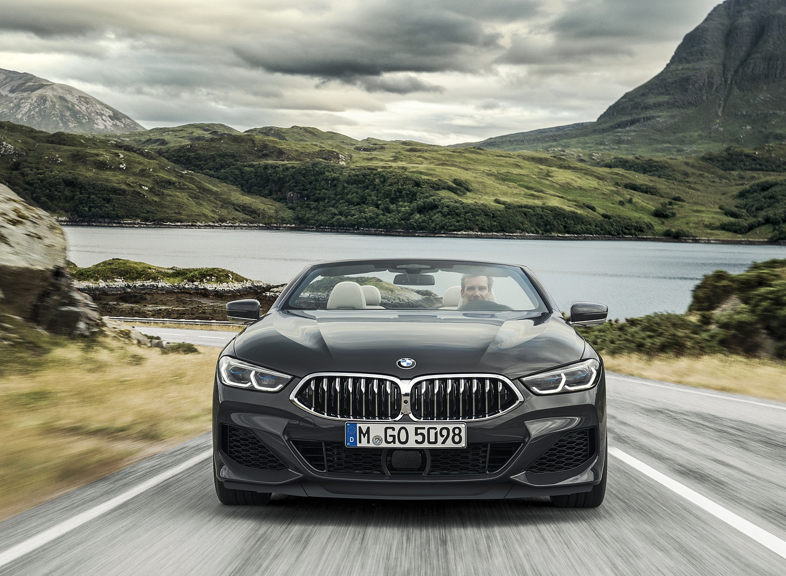 2019 BMW 8 Series M850i xDrive Convertible Front Wallpapers #2 of 58