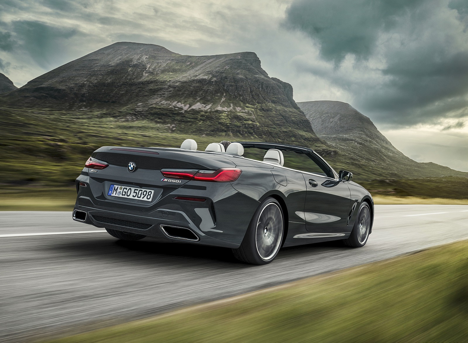 2019 BMW 8 Series M850i xDrive Convertible Rear Three-Quarter Wallpapers #11 of 58