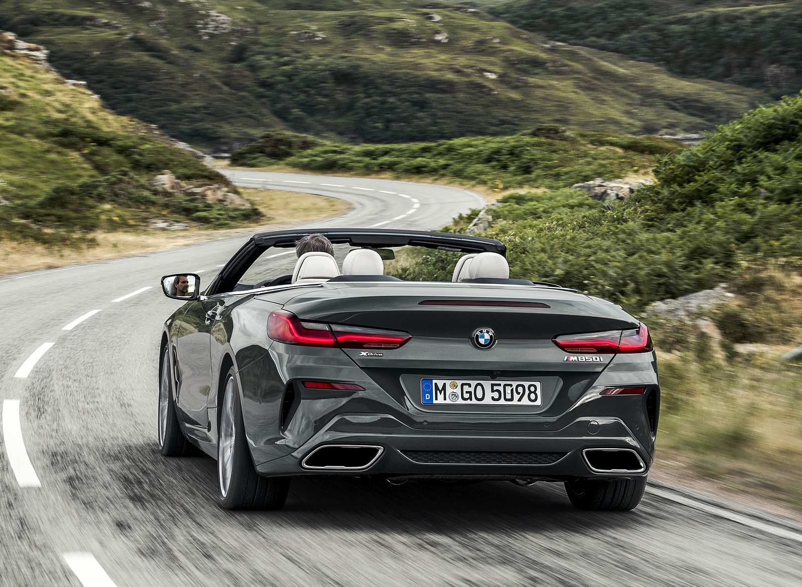 2019 BMW 8 Series M850i xDrive Convertible Rear Wallpapers #9 of 58