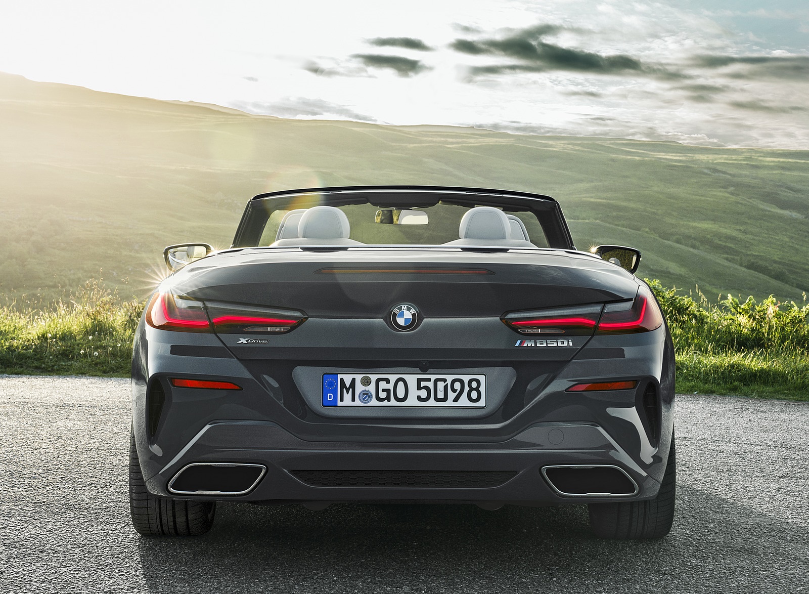 2019 BMW 8 Series M850i xDrive Convertible Rear Wallpapers #19 of 58
