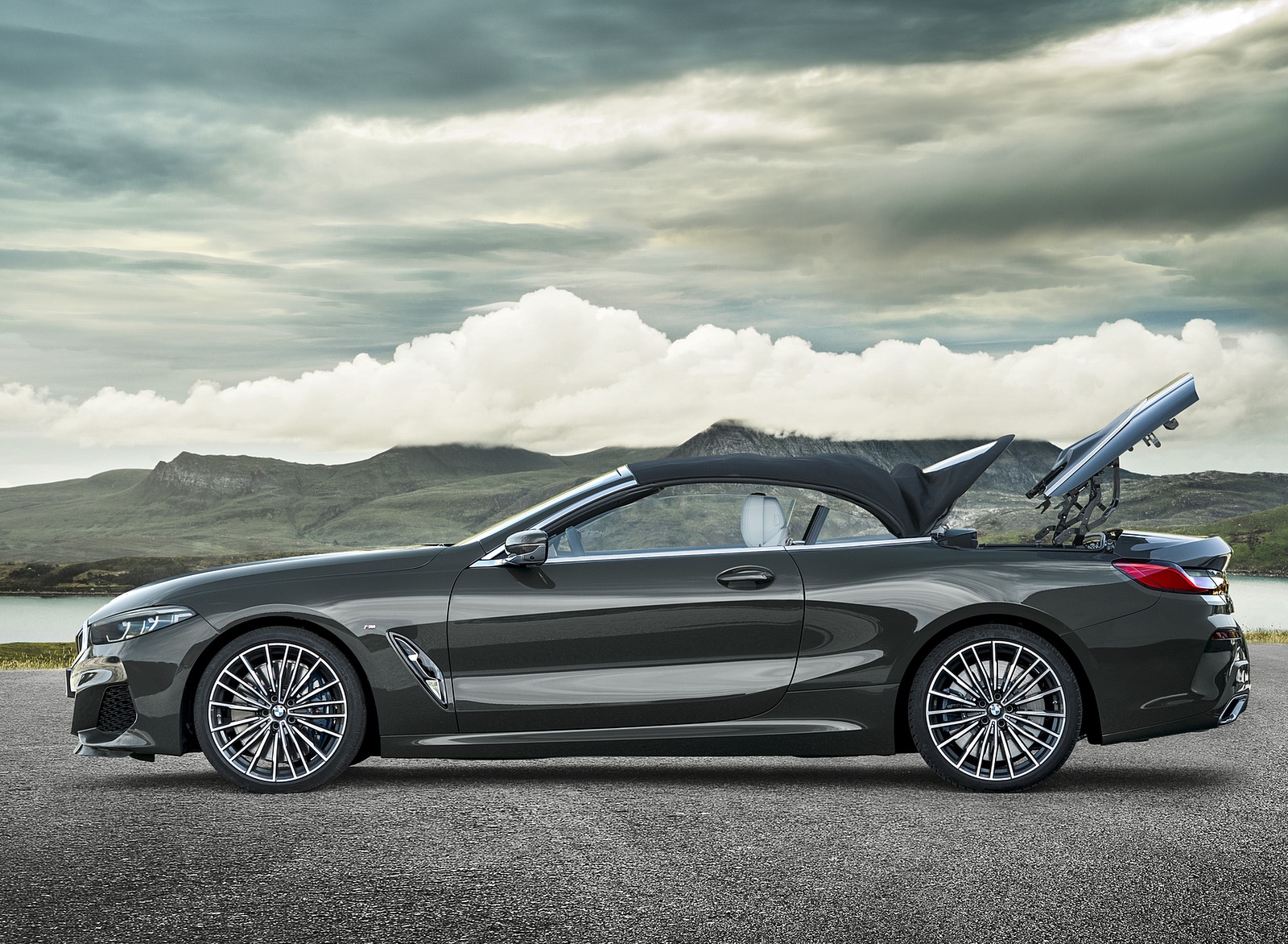 2019 BMW 8 Series M850i xDrive Convertible Side Wallpapers #28 of 58