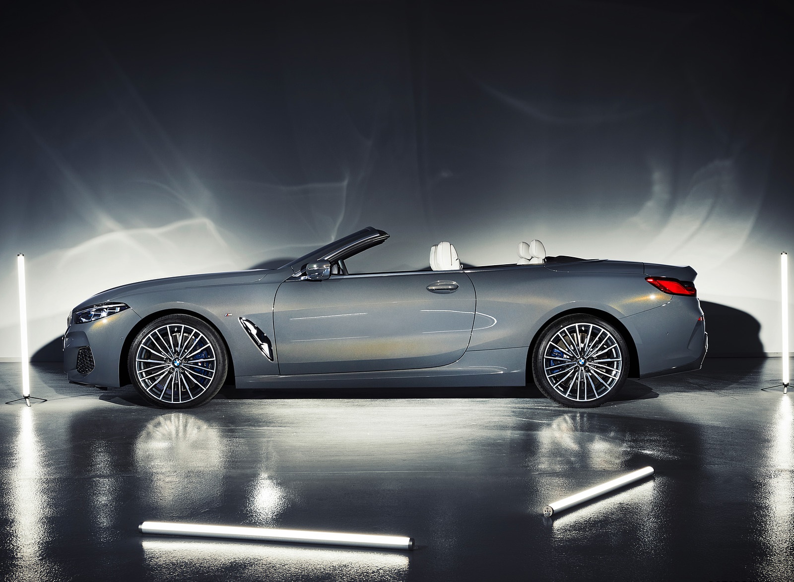 2019 BMW 8 Series M850i xDrive Convertible Side Wallpapers #45 of 58