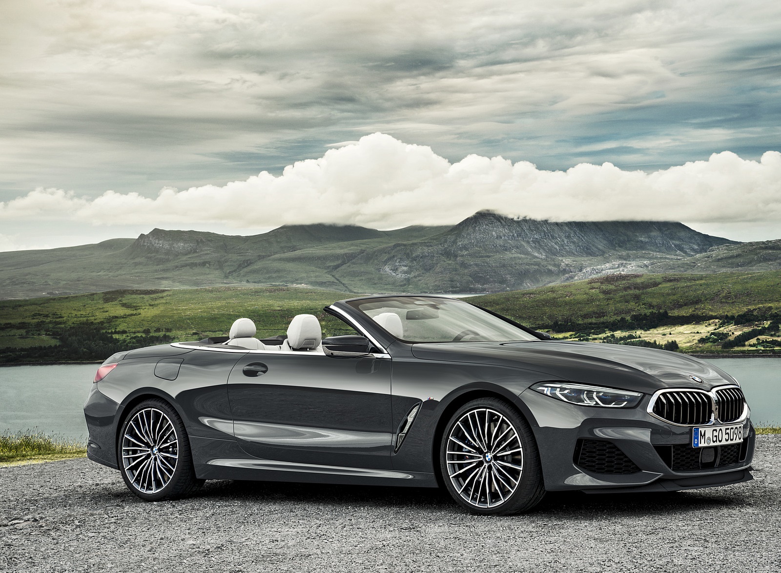 2019 BMW 8 Series M850i xDrive Convertible Side Wallpapers #12 of 58