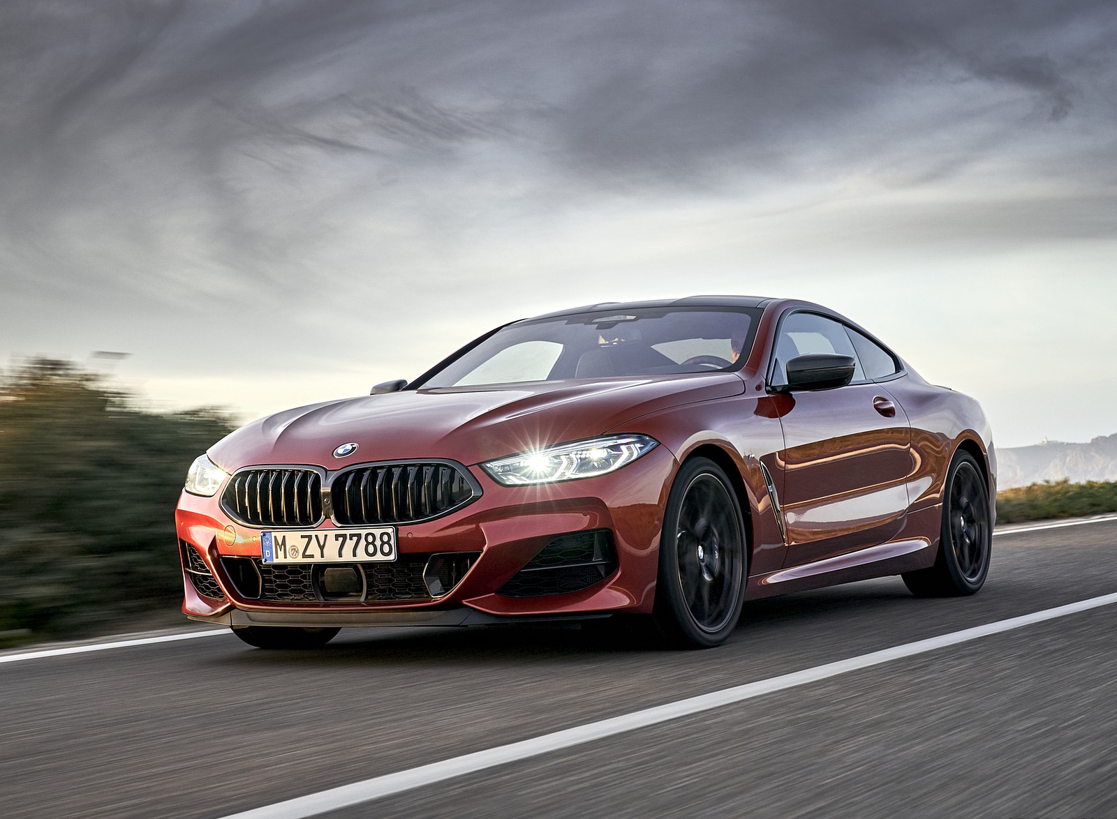 2019 BMW 8-Series M850i xDrive Front Three-Quarter Wallpapers #92 of 116