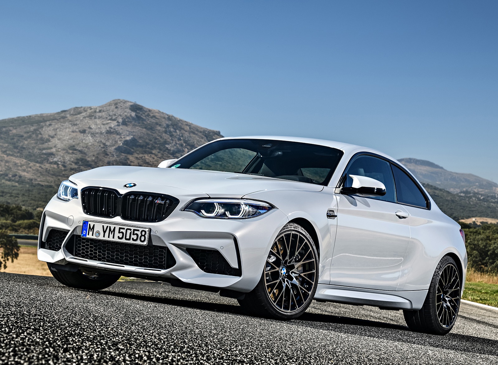 2019 BMW M2 Competition Front Three-Quarter Wallpapers #36 of 109