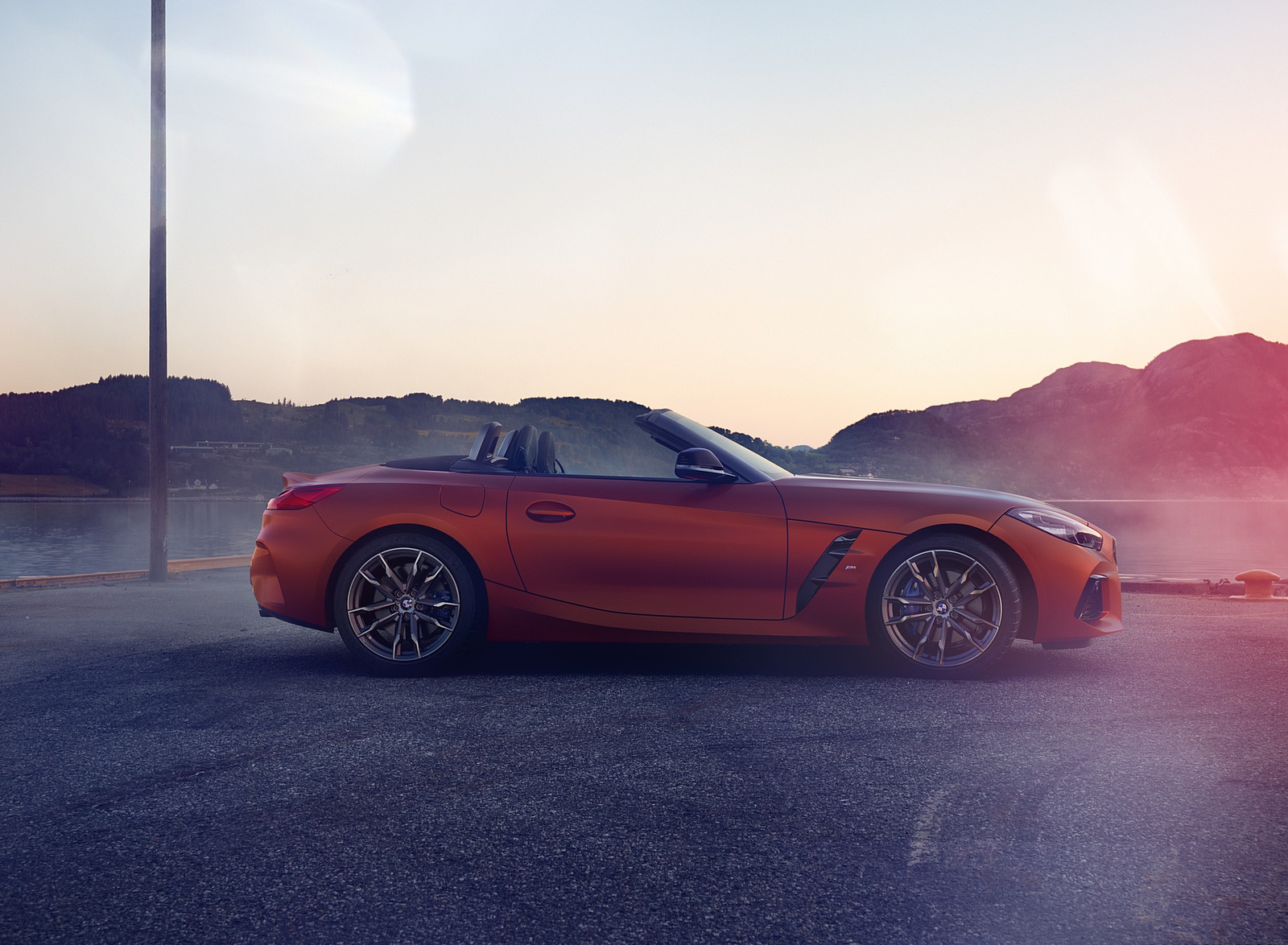 2019 BMW Z4 M40i First Edition Side Wallpapers (7)