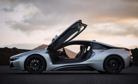 2019 BMW i8 Coupe Side Wallpapers 450x275 (13)