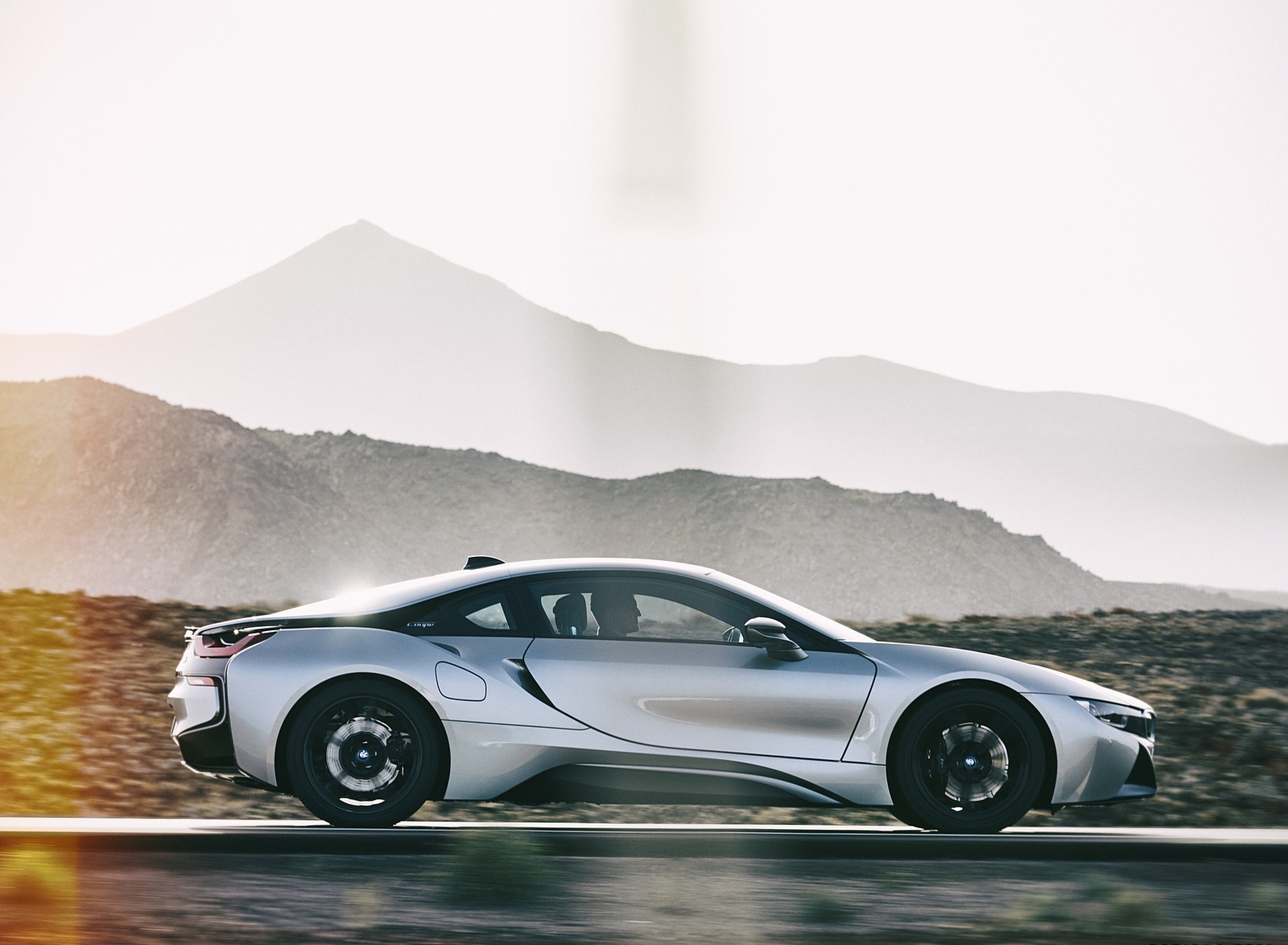 2019 BMW i8 Coupe Side Wallpapers (10)