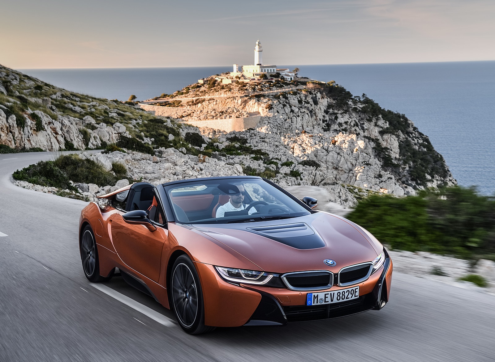 2019 BMW i8 Roadster (Color: E-Copper) Front Three-Quarter Wallpapers #40 of 95