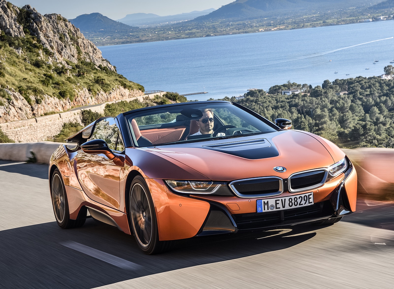 2019 BMW i8 Roadster (Color: E-Copper) Front Three-Quarter Wallpapers #36 of 95