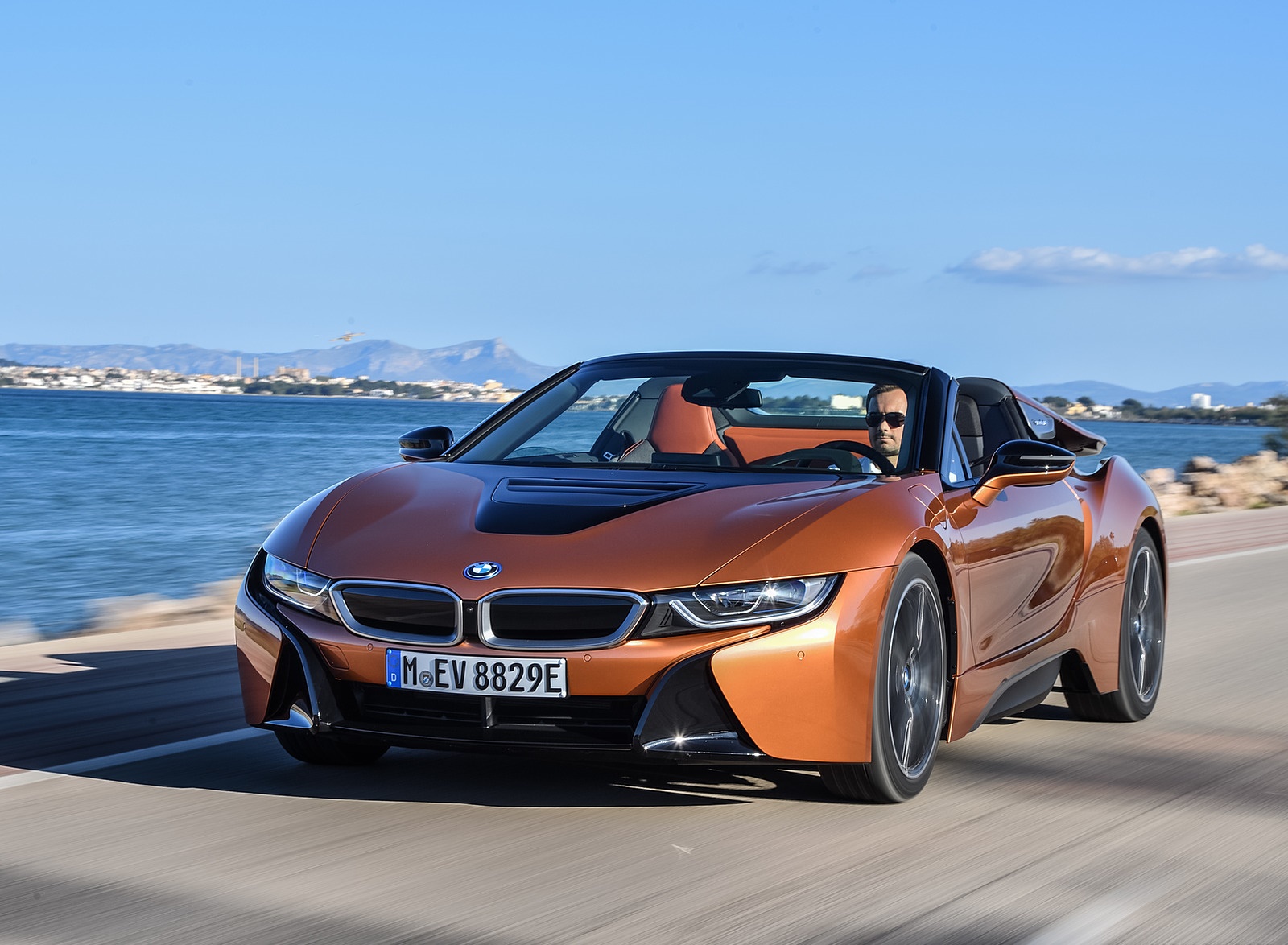 2019 BMW i8 Roadster (Color: E-Copper) Front Wallpapers #34 of 95