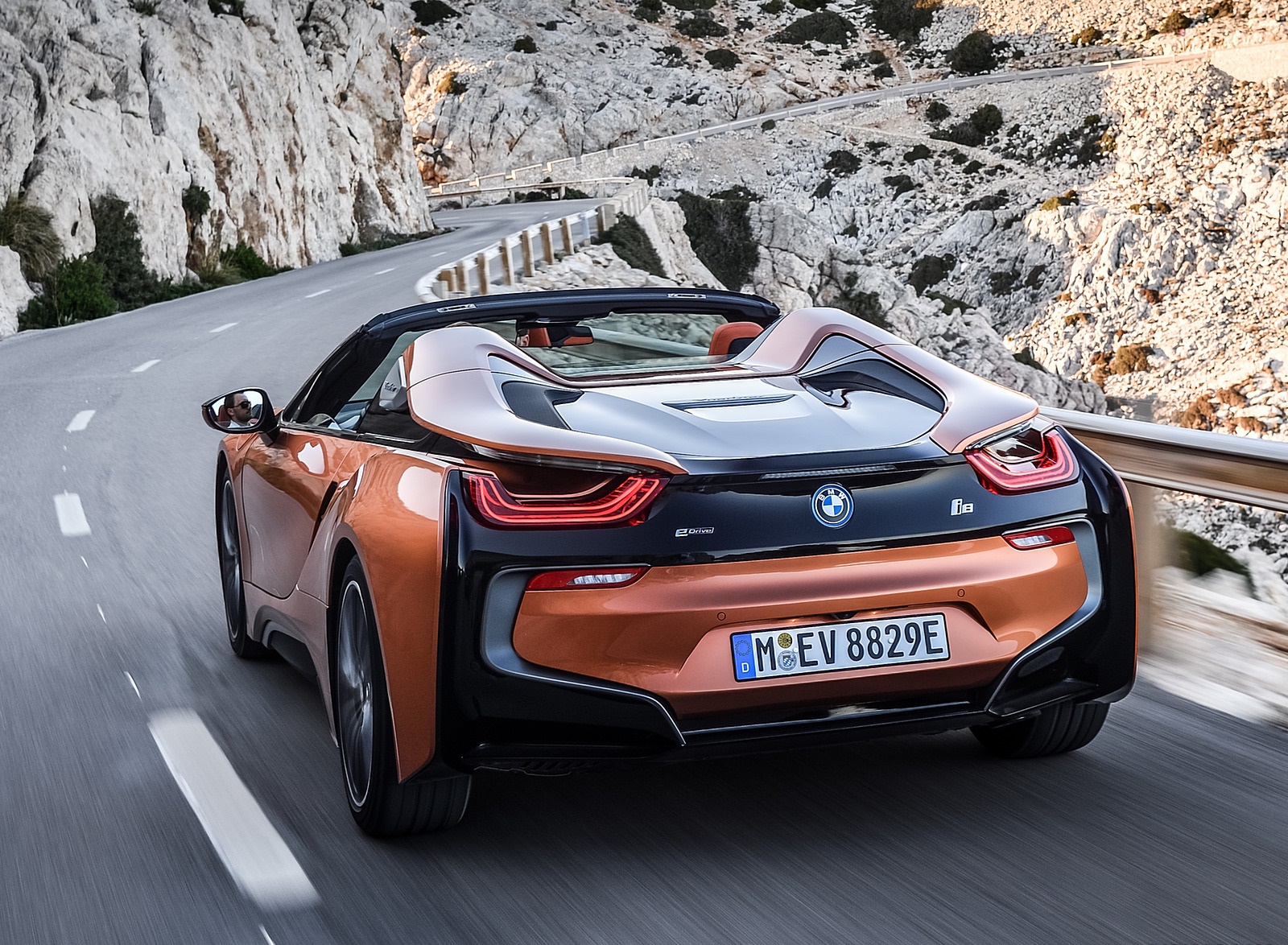 2019 BMW i8 Roadster (Color: E-Copper) Rear Wallpapers #45 of 95
