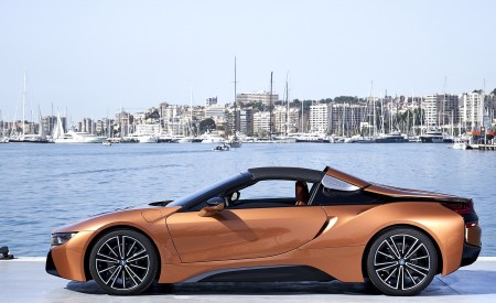 2019 BMW i8 Roadster (Color: E-Copper) Side Wallpapers 450x275 (56)