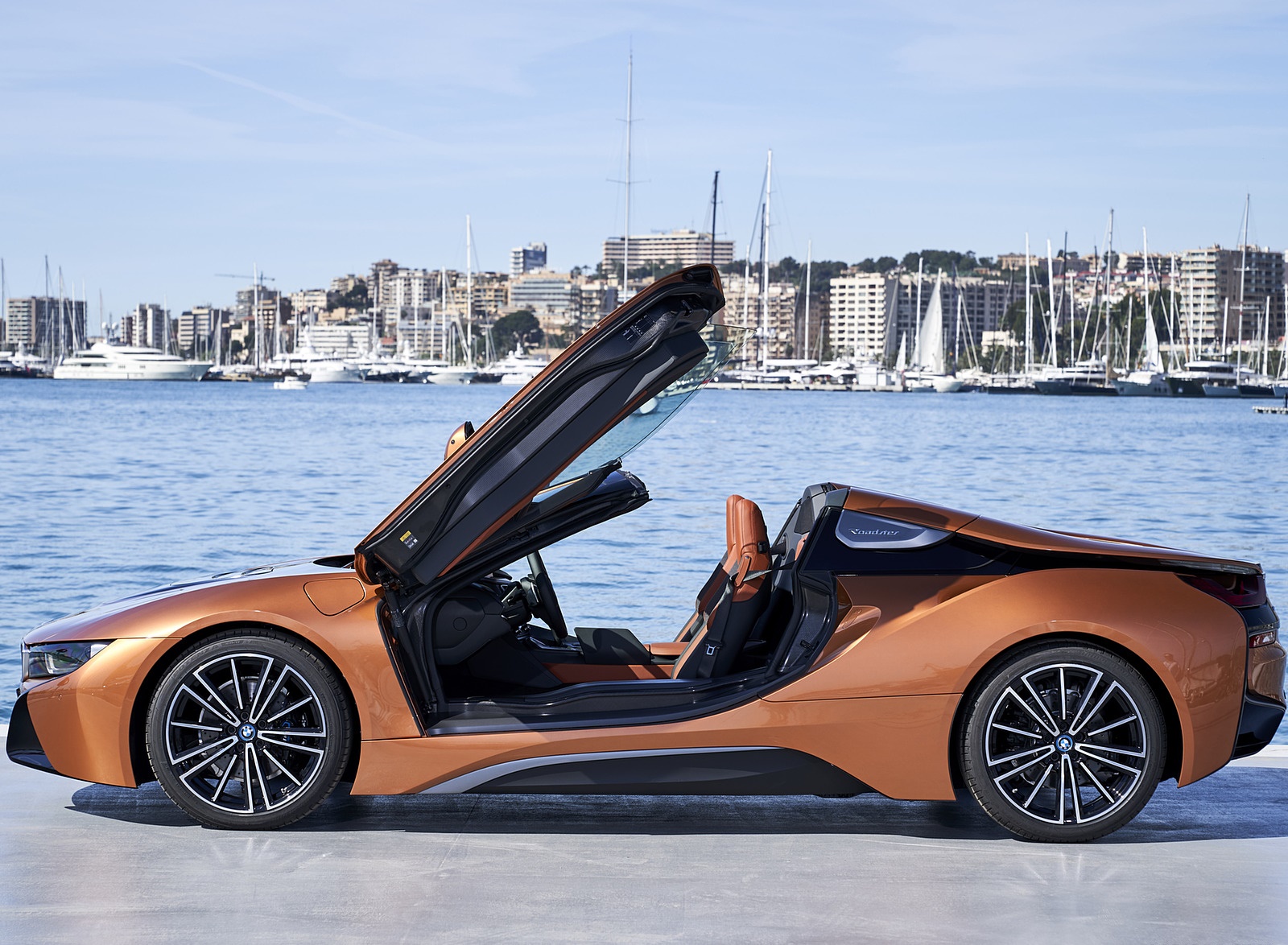 2019 BMW i8 Roadster (Color: E-Copper) Side Wallpapers #53 of 95