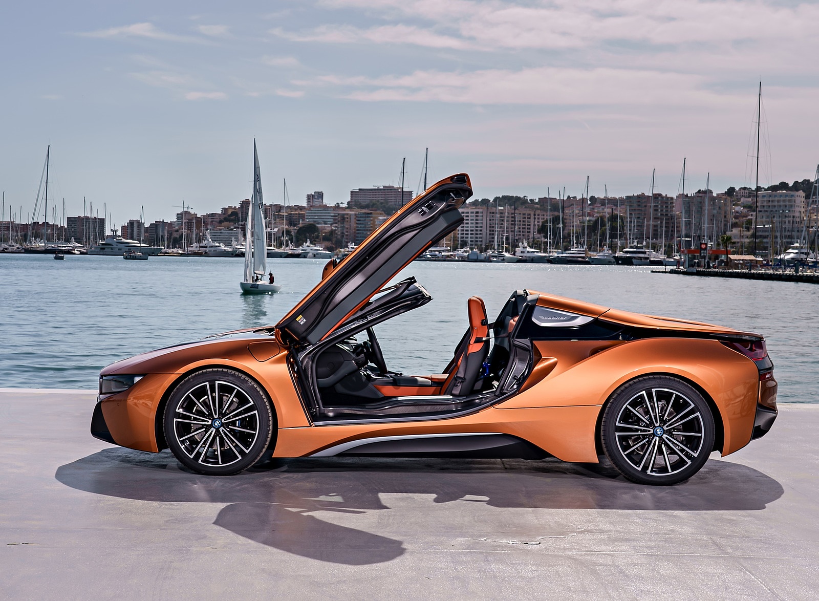 2019 BMW i8 Roadster (Color: E-Copper) Side Wallpapers #41 of 95