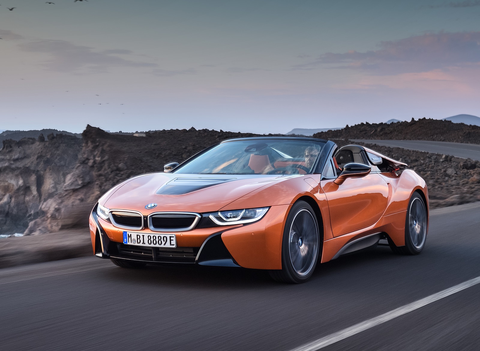 2019 BMW i8 Roadster Front Three-Quarter Wallpapers #4 of 95