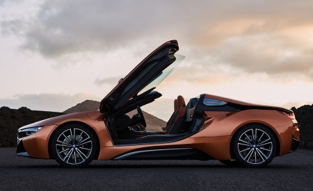 2019 BMW i8 Roadster Side Wallpapers 450x275 (21)