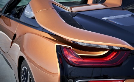 2019 BMW i8 Roadster Tail Light Wallpapers 450x275 (85)