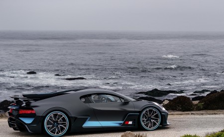 2019 Bugatti Divo Side Wallpapers 450x275 (4)