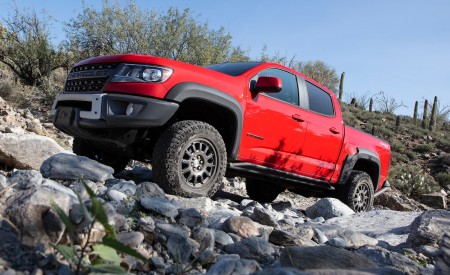 2019 Chevrolet Colorado ZR2 Bison Side Wallpapers 450x275 (15)