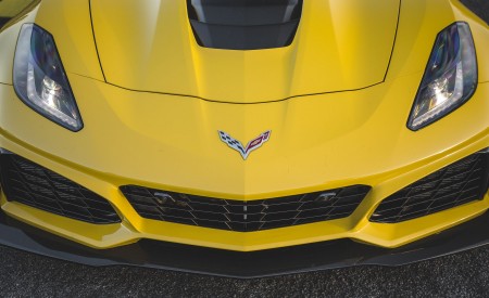 2019 Chevrolet Corvette ZR1 Badge Wallpapers 450x275 (49)