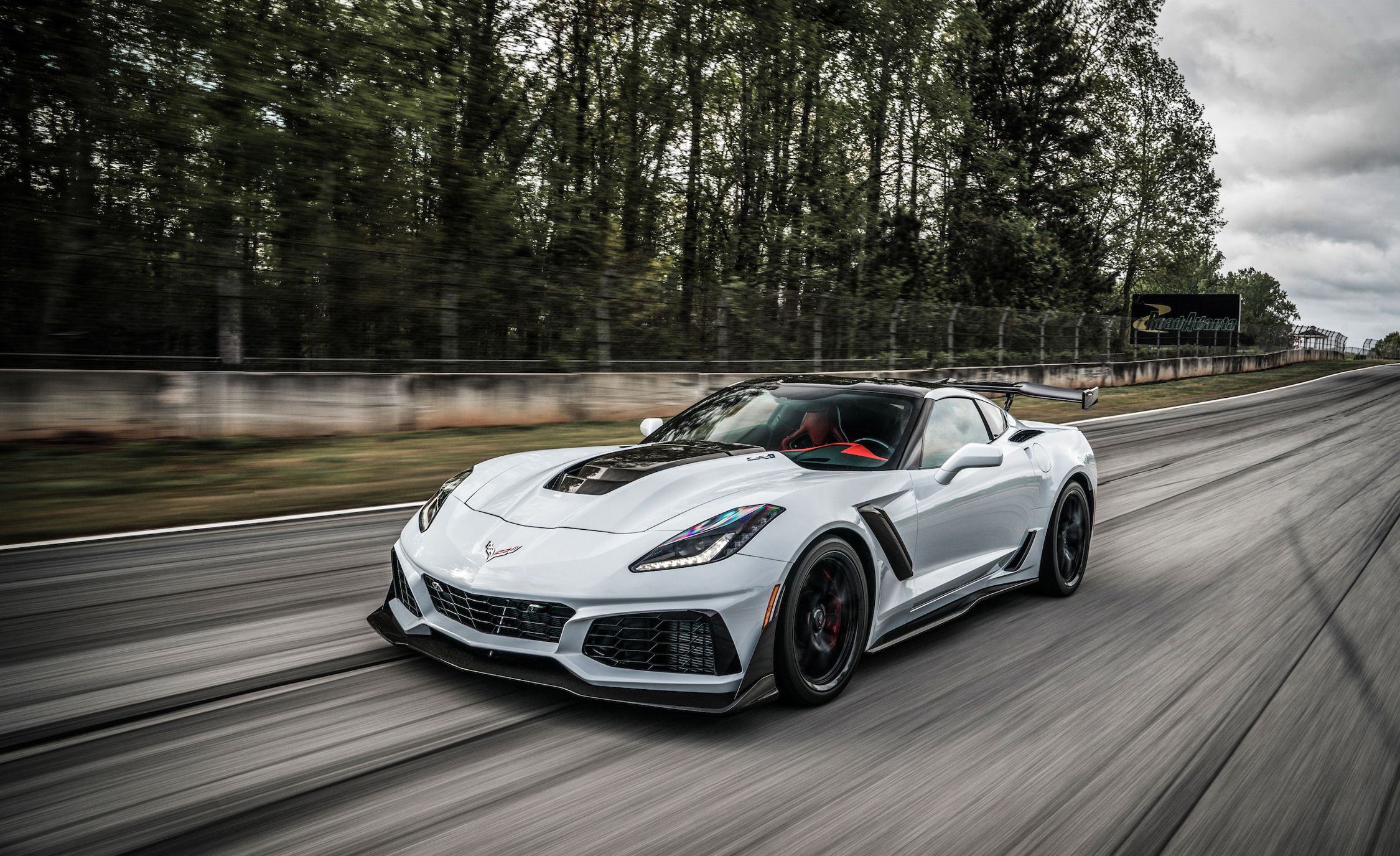 2019 Chevrolet Corvette ZR1 Front Three-Quarter Wallpapers #55 of 129