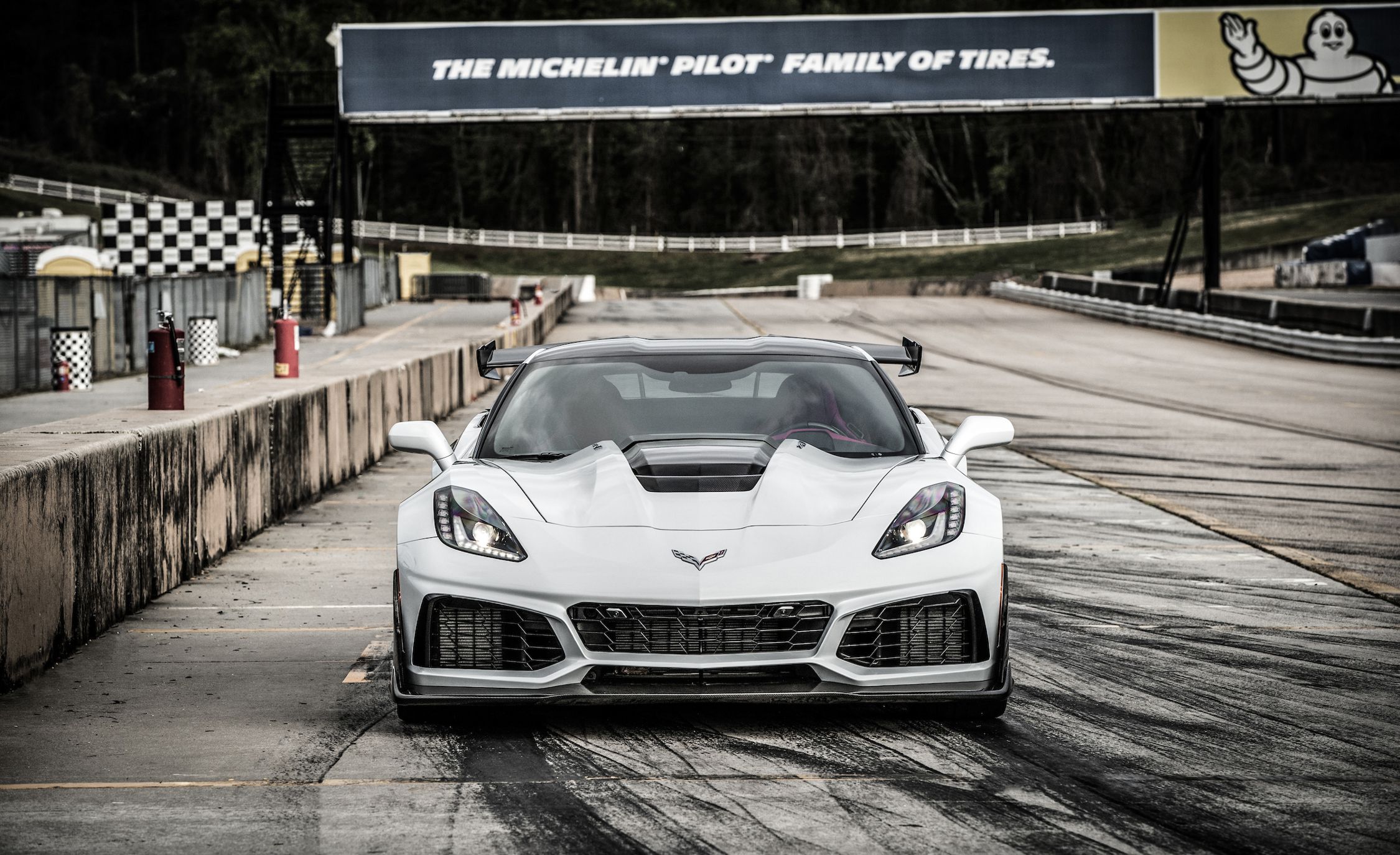 2019 Chevrolet Corvette ZR1 Front Wallpapers #58 of 129