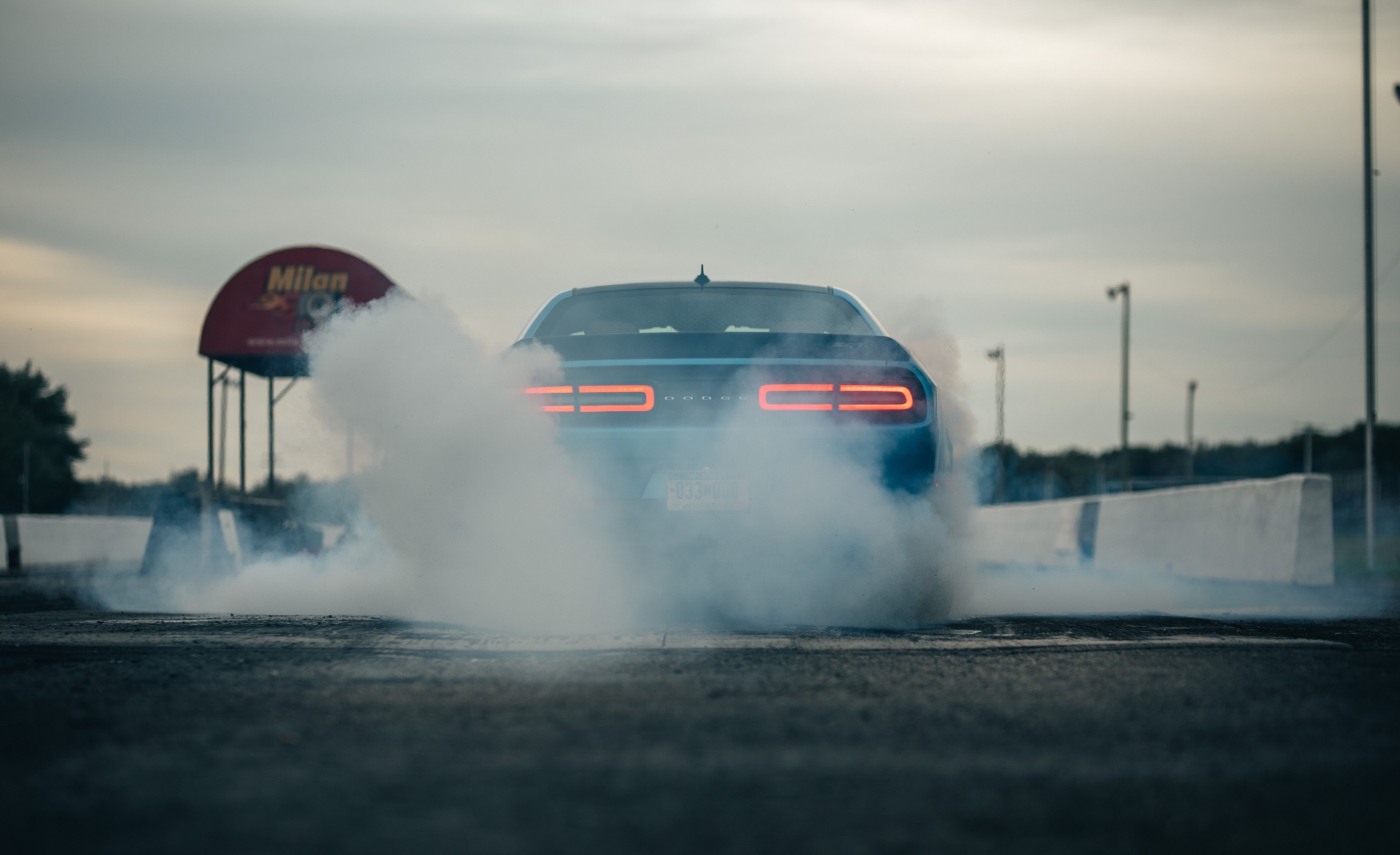 Dodge Challenger Hellcat бернаут