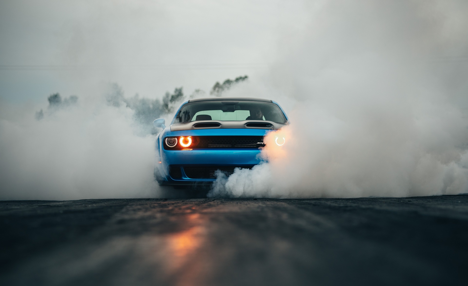 2019 Dodge Challenger SRT Hellcat Redeye Burnout Wallpapers (10)