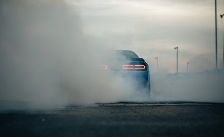 2019 Dodge Challenger SRT Hellcat Redeye Burnout Wallpapers 450x275 (9)