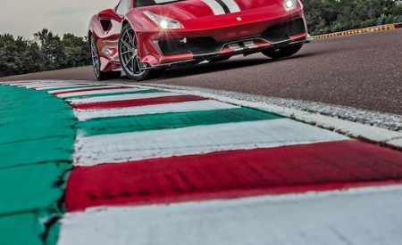 2019 Ferrari 488 Pista Front Three-Quarter Wallpapers 450x275 (11)