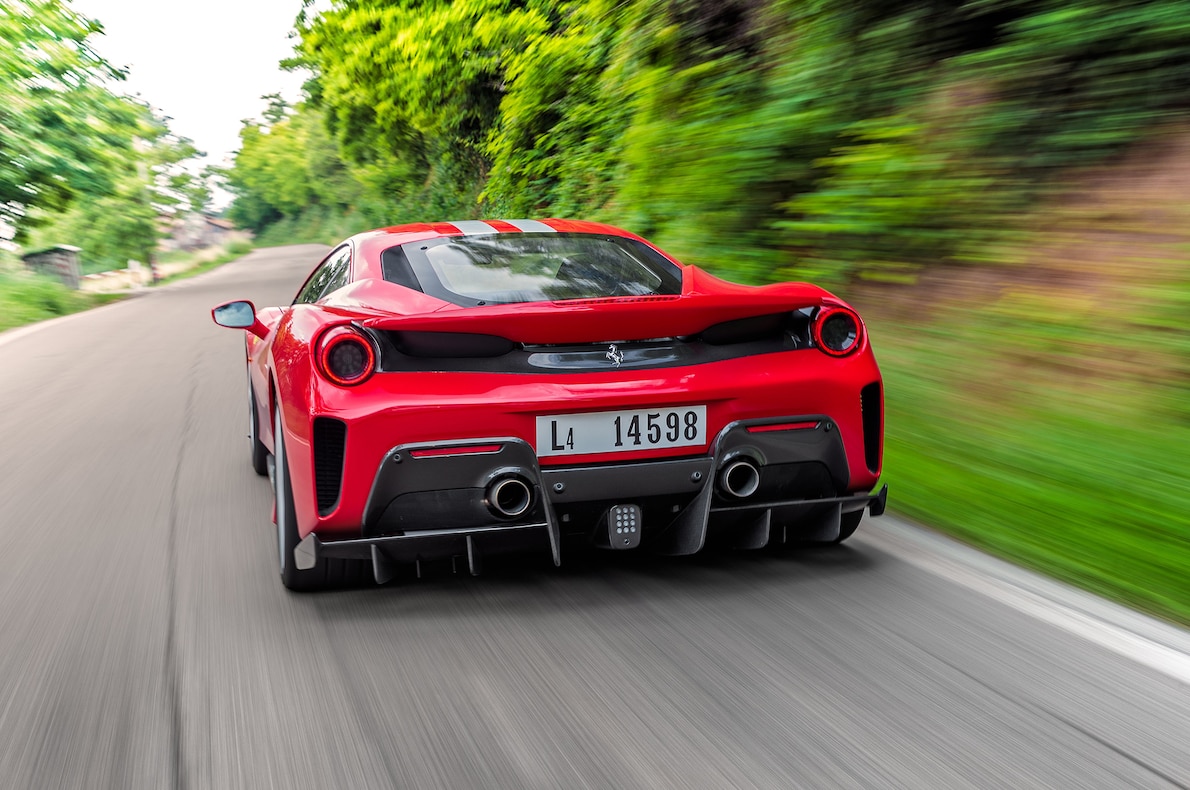 Ferrari 488 GTB сзади