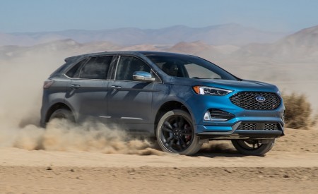 2019 Ford Edge ST Front Three-Quarter Wallpapers 450x275 (15)