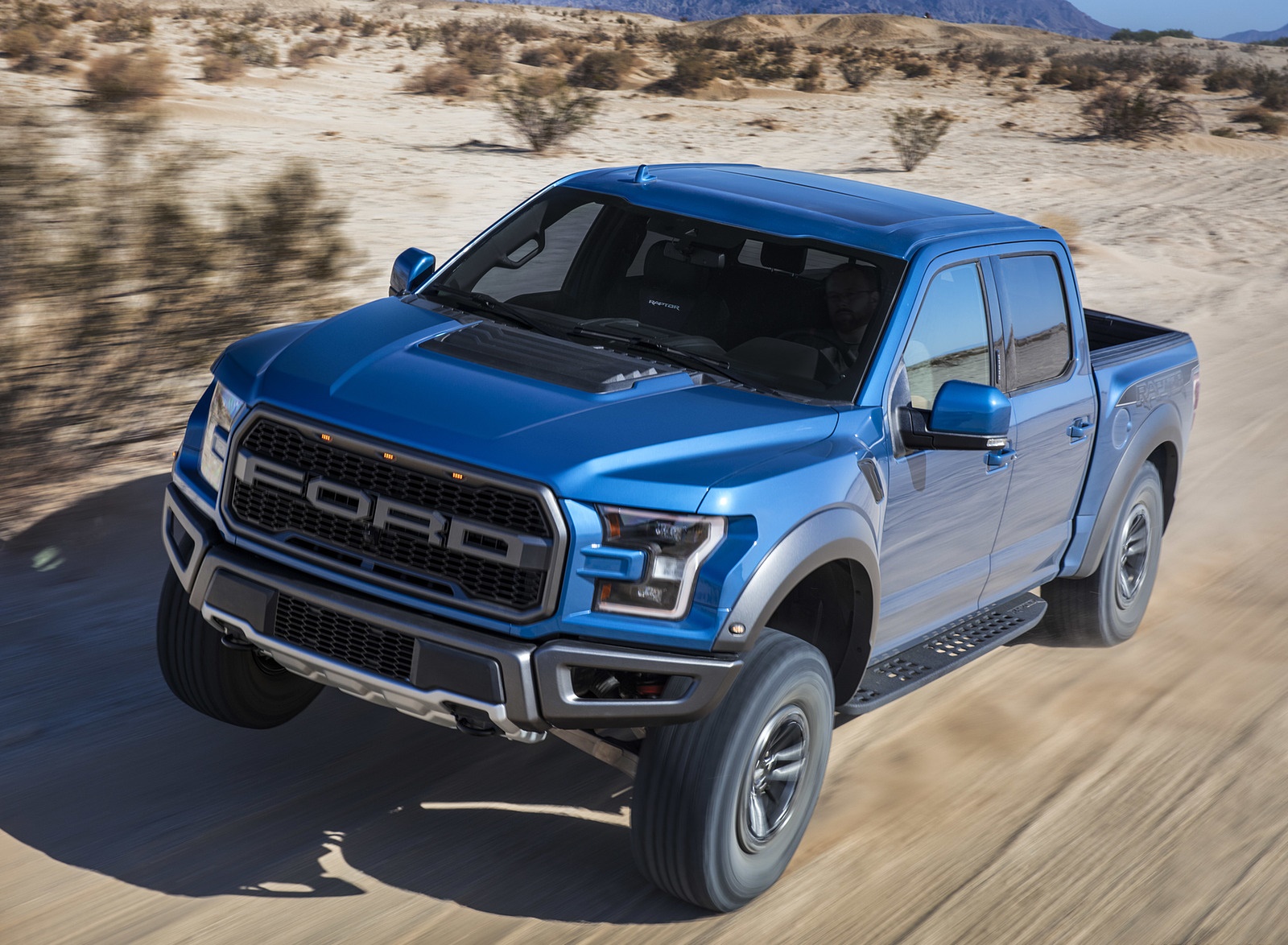 2019 Ford F-150 Raptor Front Three-Quarter Wallpapers (3)