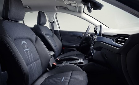 2019 Ford Focus Active Interior Front Seats Wallpapers 450x275 (69)